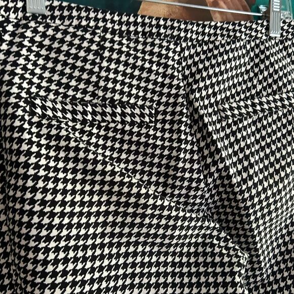 H&M Black and White Houndstooth Cropped Pants 6 - Picture 4 of 16